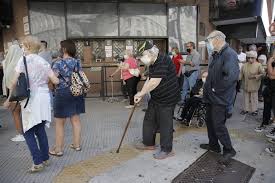 Hoy es un día importante porque empezamos la vacunación masiva, con los mayores. Vacunacion Para Mayores De 70 La Ciudad Anunciara La Inscripcion En Las Proximas Horas La Nacion