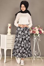 Modamerve Cicek Desenli Etek Modelleri En 2020 Moda Trajes Casuales Moda Emo