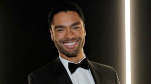 The british star, who won fans over with his portrayal of the duke of hastings in the steamy netflix period piece, will not appear in season two which focuses on lord anthony bridgerton. Bridgerton Star Rege Jean Page Is Dating Soccer Player Emily Brown Kare11 Com