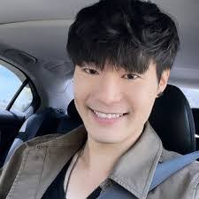 Angel Griggs's Instagram, Twitter & Facebook