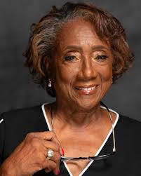 Loretta Knowles's Instagram, Twitter & Facebook