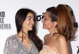 Thanos petrelis performing kanto an m' agapas. Despoina Bandh Tragoyda Me Thn Korh Ths Melina Kai Ginetai Viral Video Showbiz