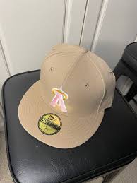 This california angels hat is constructed in a two tone manner. New Era Hat Club Exclusive Sandstorm Angels Fitted