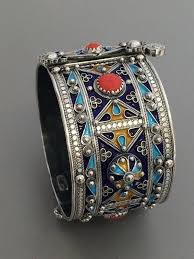 Conference Du Maitre Bijoutier Kabyle Karim Oukid Ouksel Au Chili Bijoux Maroc Bijoux Berberes Bracelet Kabyle