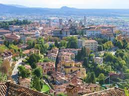 Other amenities include a spa tub, valet parking, and massage/treatment rooms. Bergamo Pulsierende Grossstadt Mit Mittelalterlichem Zentrum Ferienhaus Gardasee