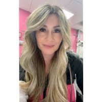 Jennifer Shore's Instagram, Twitter & Facebook