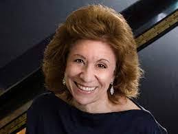 Joanne Polk's Instagram, Twitter & Facebook