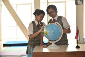 Sekolah ini berada di satu kampus yang terletak di kawasan citraland, surabaya barat. Sarana Prasarana Sekolah Terbaik Adalah Penunjang Kegiatan Belajar Mengajar
