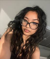 Hi, !FEMALES ONLY! My name is Vilda, I'm 23 years old from Sweden and I'll  be moving to Toronto this fall