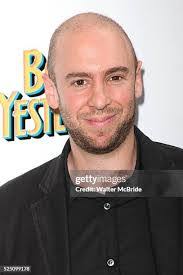 Elizabeth Cookson's Instagram, Twitter & Facebook