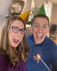 James and I are SO EXCITED to announce that… nooo we're not pregnant  😂😂🙈🙈 but we DO have a freaking AMAZING new course for all you SINGLE  LADIES!!! 😍😍😍 When I was