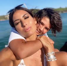 Löydät toimituksellisia arkistokuvia aiheesta elisabetta gregoraci son falco nathan briatore ja paljon muuta shutterstockin toimituksellisten valokuvien kokoelmasta. Elisabetta Gregoraci Con Il Figlio E Amore Con La A Maiuscola Le Foto