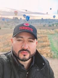 Alexander Meneses's Instagram, Twitter & Facebook