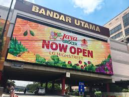 After piecing together the answers to his questions, daren mustered enough courage to open his first restaurant in one utama shopping centre, petaling jaya, in 2013. 1 Utama Reopens Doors Today The Star