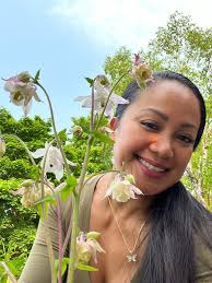 Do all vinca varieties act as perennials?