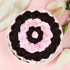 From raspberry pink velvet cake to cookies and ice cream cake, these delicious options will be a hit at any party. Birthday Cakes For Girlfriend Online Happy Birthday Cake Ideas For Girlfriend Floweraura