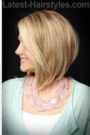 28 Flattering Short Hairstyles For Round Face Shapes In 2021 Bob Hairstyles For Fine Hair Haircuts For Fine Hair Short Hair Styles For Round Faces