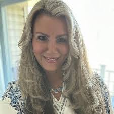 Wendy Dillon's Instagram, Twitter & Facebook