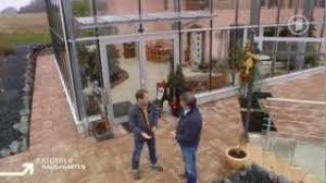 Ein haus im glashaus ist die lösung, um zugleich wettergeschützt und doch ganzjährig im grünen sein zu können. Haus Im Glashaus Youtube
