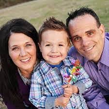 Lisa Slavens's Instagram, Twitter & Facebook