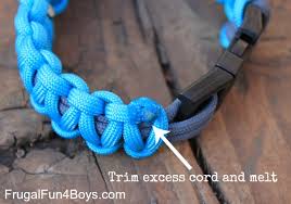 The ashleigh stopper knot and the diamond knot are good. How To Make Parachute Cord Paracord Bracelets Frugal Fun For Boys And Girls