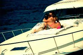 В свой день рождения дженнифер лопес поделилась в инстаграме совместной фотографией с беном аффлеком. Dzhennifer Lopes I Ben Afflek Snova Vmeste Vspominaem Kak Eto Bylo 17 Let Nazad Spletnik