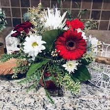 Flowers on broadway is located at 1910 broadway, scottsbluff, nebraska. Flowers On Broadway Florists 1910 Broadway Scottsbluff Ne Phone Number Yelp