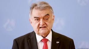 Nastolatek ginie w Niemczech od policyjnych kul. "Mordercy"