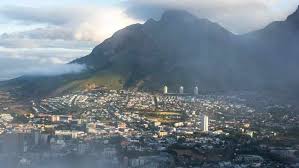 With cafe society, cultural happenings and the mountain on your doorstep, cape town's city bowl offers an enviable lifestyle. Cape Town Fire Residents Urged To Avoid City Bowl And Work From Home