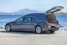 Tesla Model S Transformee En Corbillard Tesla Model S Tesla Tesla Motors