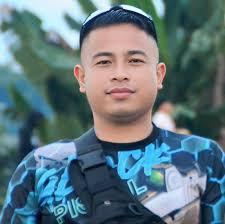 Baket ako mag sasama ng panget di ko naman idol si andrew e."