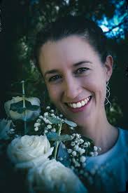 Any photographer you would recommend for a marriage proposal session? If  they speak Spanish, even better.