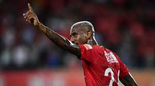 تمكن اللاعب الشاب ذو الأصول السورية محمود داوود في فترة وجيزة من أن يصبح أحد الدعامات الأساسية في فريق مونشنغلادباخ وأحد أفضل لاعبي خط الوسط في الدوري الألماني. Lkksdwh1ohgp2m