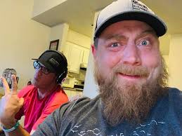 🎼🎵 🎼 San Francisco 49's TE George Kittle with the SWEET CHIN MUSIC