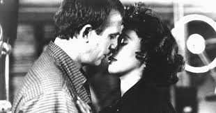 Nach überliefertem rezept hergestellt wird er nach einem speziellen und zeitaufwendigen verfahren filtriert. Tag Des Kusses Beruhmte Kusse Die Um Die Welt Gingen