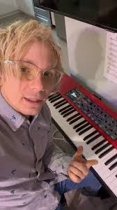 Thomas Pini's Instagram, Twitter & Facebook