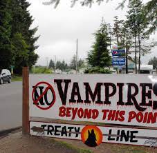 The only thing good about the twilight experience in forks is the little museum with props and costumes from the movie. Usa Vorsicht Vampir Forks Im Twilight Fieber Welt