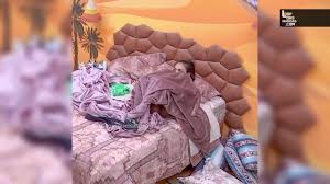Participante Larissa Do BBB 23 Mostrando A Buceta Por De Baixo Das Cobertas  Big Brother Brasil 2023 - Cnn Amador