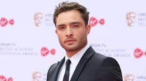 Intră în cont pentru a adăuga emisiuni in lista ta. Gossip Girl Star Vergewaltigungsvorwurfe Gegen Ed Westwick