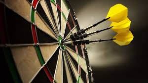 Darts players are sometimes termed dartists. Darts Wm Am Montag Verpasst Wiederholung Der Sendung Online Und Im Tv News De