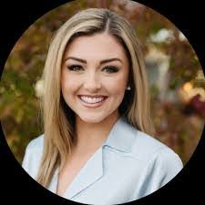 Abbie Ryder's Instagram, Twitter & Facebook