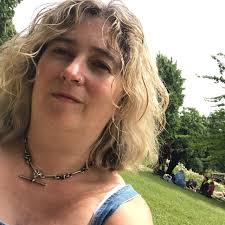 Debbie Challis (@poison.challis)