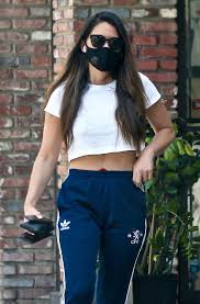She was credited as lisa munn in her early career, but munn began her professional career in television journalism before becoming an actress. Olivia Munn Out And About In Studio City 09 18 2020 Hawtcelebs