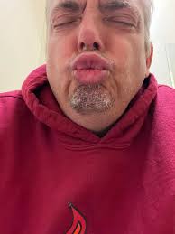 Introduction and photo sharing in a social group