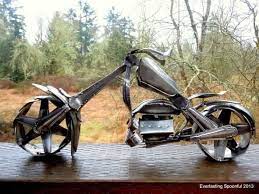 James Rice Created Amazing Spoon Motorcycles When His Wife Accidentally Ordered Too Much Silverware For A Wedding Spoon Art Cutlery Art Scrap Metal Art