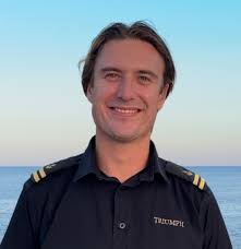 C R E W P R O F i L E