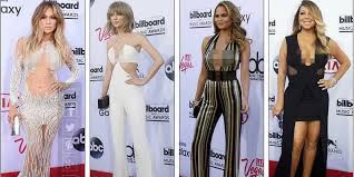 Namun pada era modern ini kebaya menjadi salah satu item yang paling dilirik oleh kaum wanita. Busana Belahan Dada Rendah Jadi Tren Di Hollywood Okezone Lifestyle