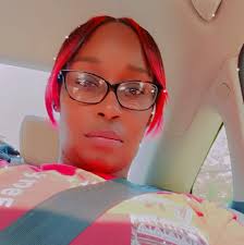 Please help me wish my Big sister Amber Craig a Happy Birthday She's  probably gonna kill me for posting a pic of her so y'all make it worth it  😂🤷🏽‍♀️ 🎂 #birthday #