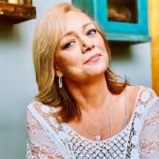 Candace Landreth's Instagram, Twitter & Facebook