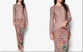 Pearl crepe (ironless/tidak berbulu/lembut) cutting : Batik Inspired Kurung With Asymmetrical High Low Hem Blouse Batik Fashion Fashion Muslim Fashion